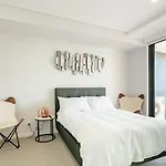 Modern 2Br Apartment Near Wollongong Beach