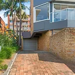 Oceanview Escape - Idyllic Beachfront Dreaming