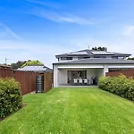 East Corrimal Escape - Beautiful Beachside Living