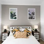Thalassa Escape - Coastal Chic With Balinese Patio