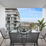 City Beach Escape - Wollongong Waterside Serenity