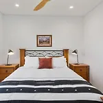 Avenue Escape - Contemporary Living At Corrimal