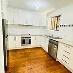 Quiet Family Townhouse In Wollongong Cbd