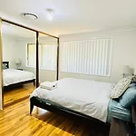 Quiet Family Townhouse In Wollongong Cbd