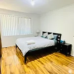 Quiet Family Townhouse In Wollongong Cbd