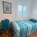 Keiraville Poolside Escape - University Proximity