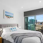 Stadium Escape - A Contemporary Beachside Retreat