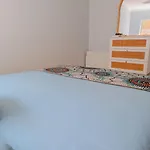Harbourside Bliss: 2-Bedroom Coastal Apartment