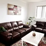 Wollongong Flat 10Mins Walk To Hospital & Train Station, Free Parking & Wi-Fi