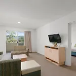 Quality Suites Pioneer Sands