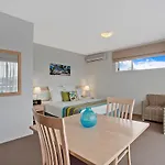 Quality Suites Pioneer Sands