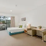 Quality Suites Pioneer Sands