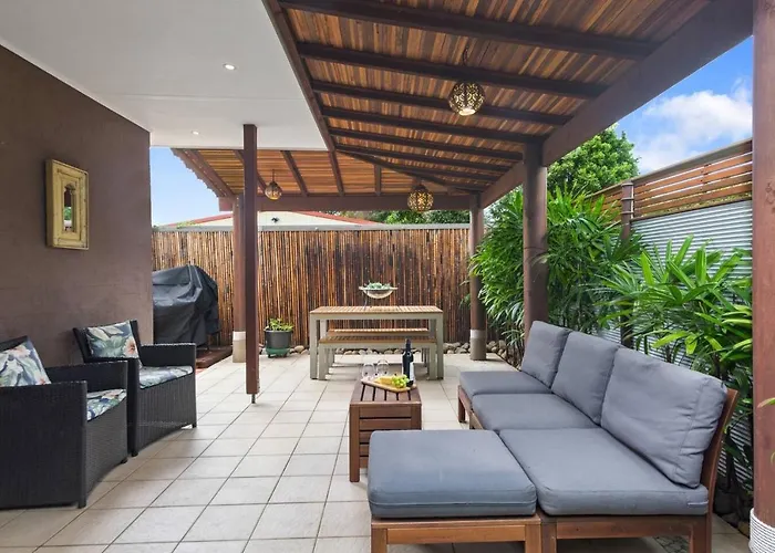 Thalassa Escape - Coastal Chic With Balinese Patio