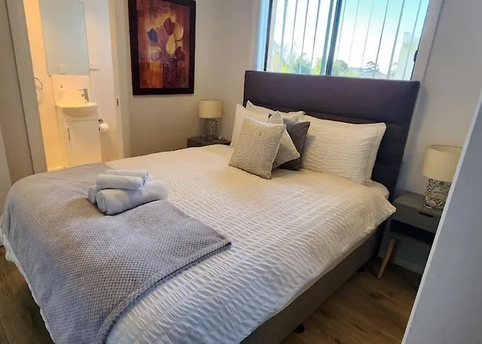 Wollongong Flat 10Mins Walk To Hospital & Train Station, Free Parking & Wi-Fi