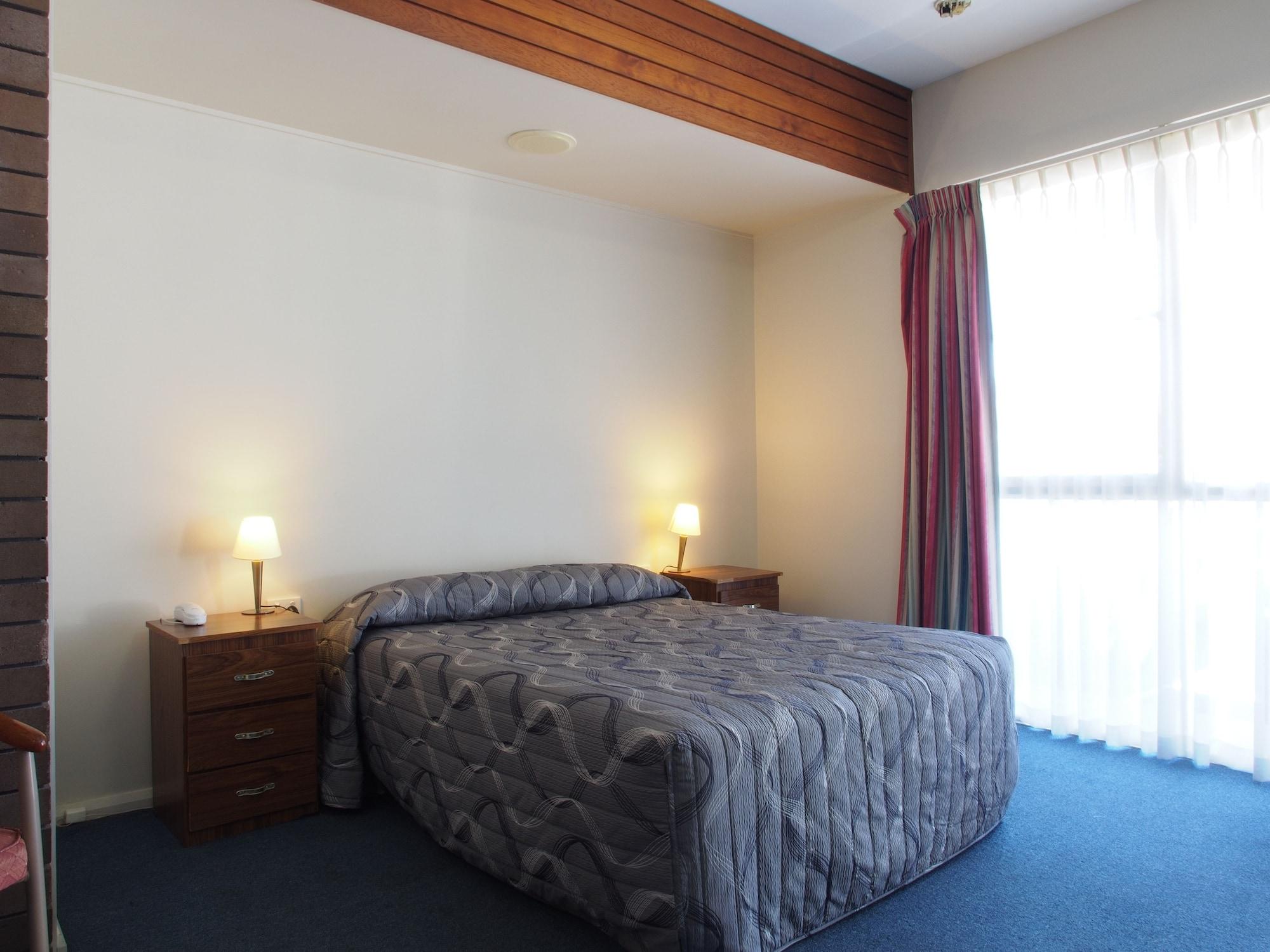 Motel Downtown 2*