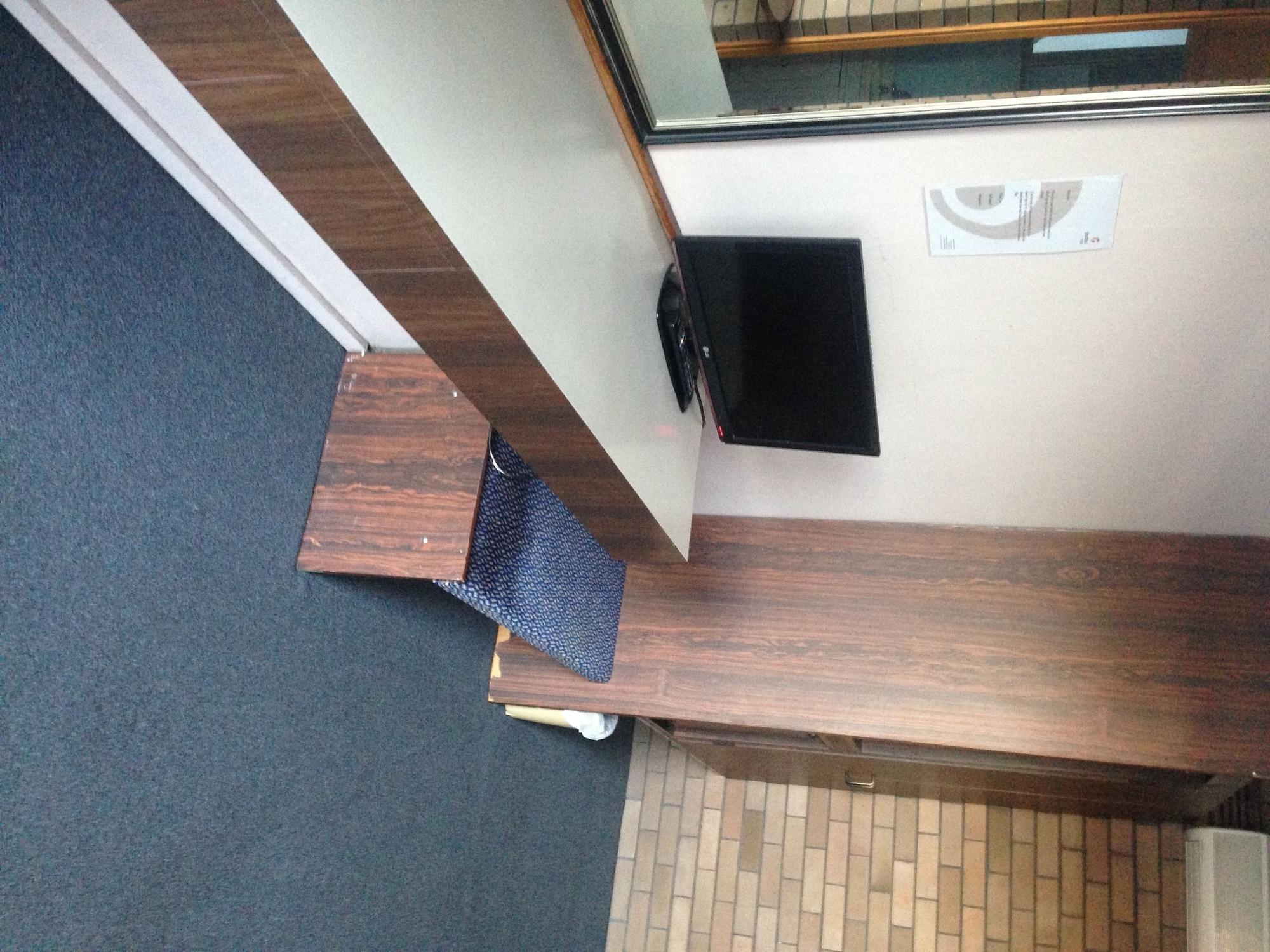 Motel Downtown 2*