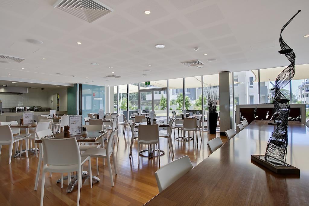 Quality Pioneer Sands Aparthotel 4*
