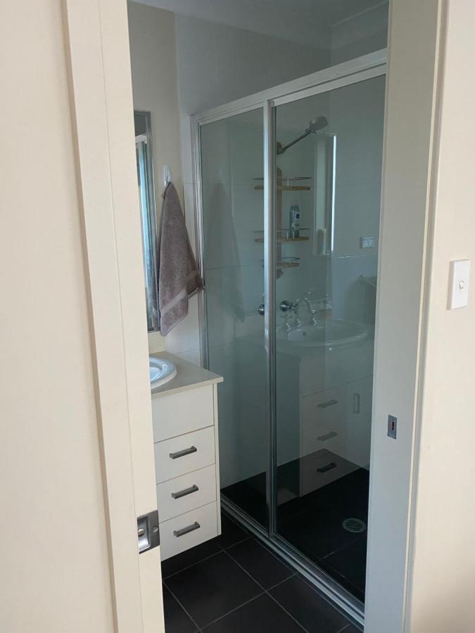 Private With Ensuite And Parking Close To Cbd Homestay Wollongong