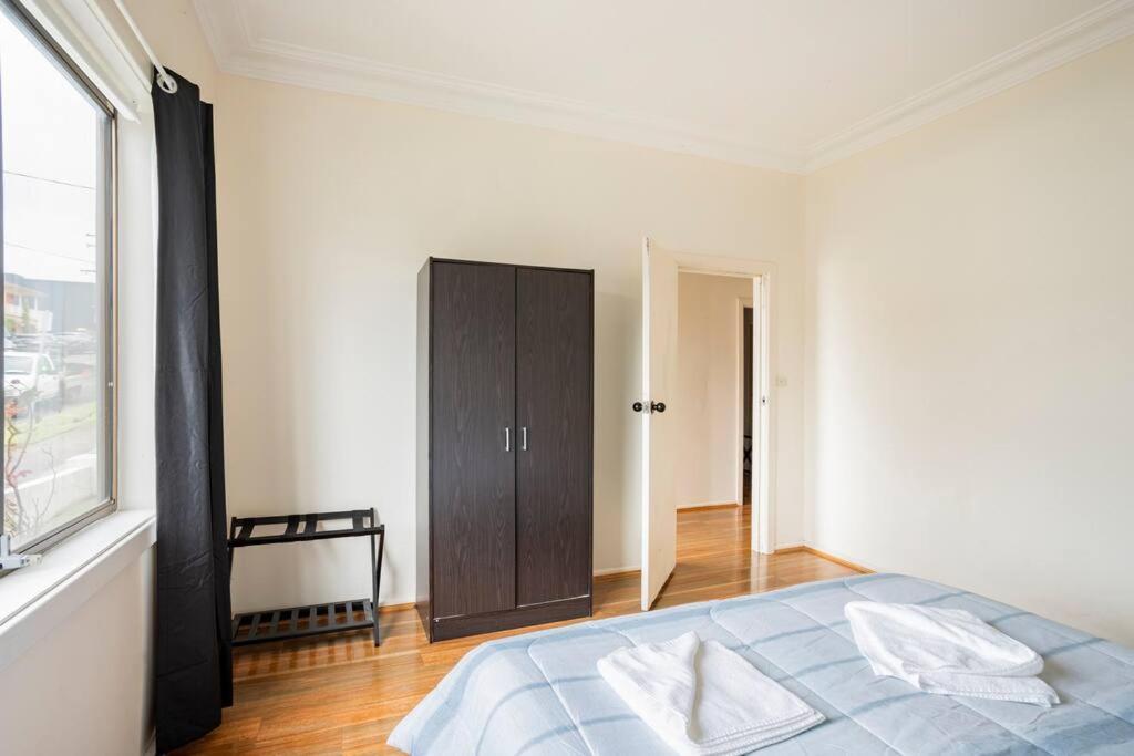 Holiday home Station House With Wi-fi,75 Inch Tv, Netflix,parking,beach Wollongong