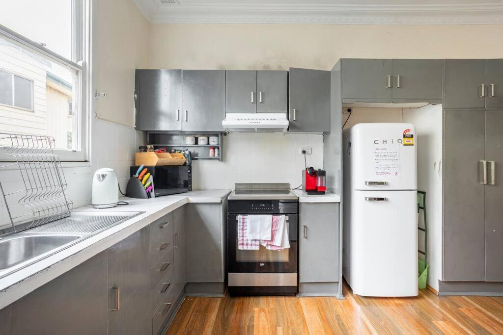 Holiday home Station House With Wi-fi,75 Inch Tv, Netflix,parking,beach