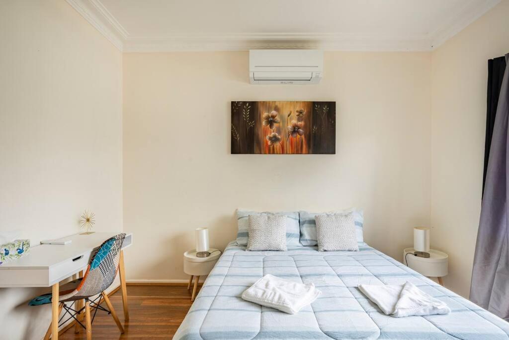 Station House With Wi-fi,75 Inch Tv, Netflix,parking,beach Wollongong