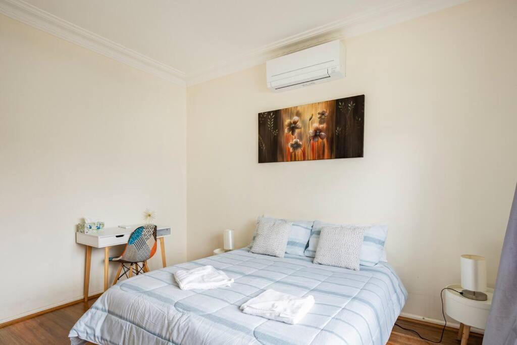Station House With Wi-fi,75 Inch Tv, Netflix,parking,beach