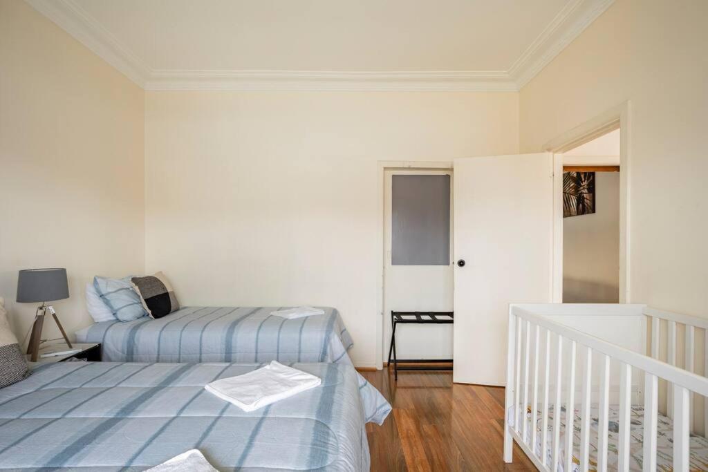 Station House With Wi-fi,75 Inch Tv, Netflix,parking,beach * Wollongong