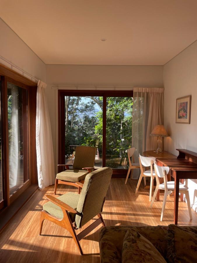 Tranquil Garden With Living Apartment