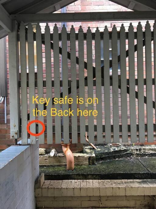 2 Bedroom Small Unit 1 Minute Walk To Shopping Centre No Parking Slot Apartment Wollongong