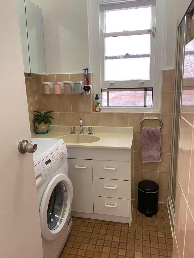 2 Bedroom Small Unit 1 Minute Walk To Shopping Centre No Parking Slot * Wollongong