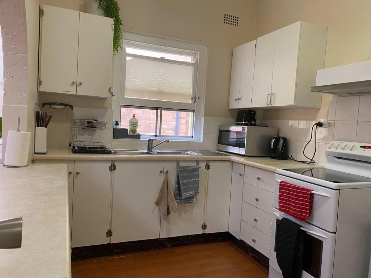 2 Bedroom Small Unit 1 Minute Walk To Shopping Centre No Parking Slot Wollongong