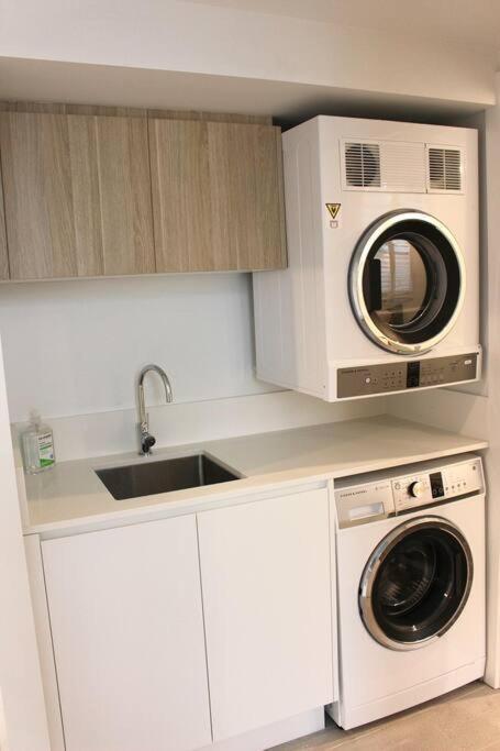 Apartment Lavish 3-bedroom Ocean In *