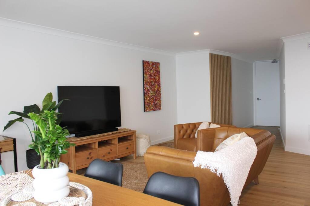 Apartment Lavish 3-bedroom Ocean In *
