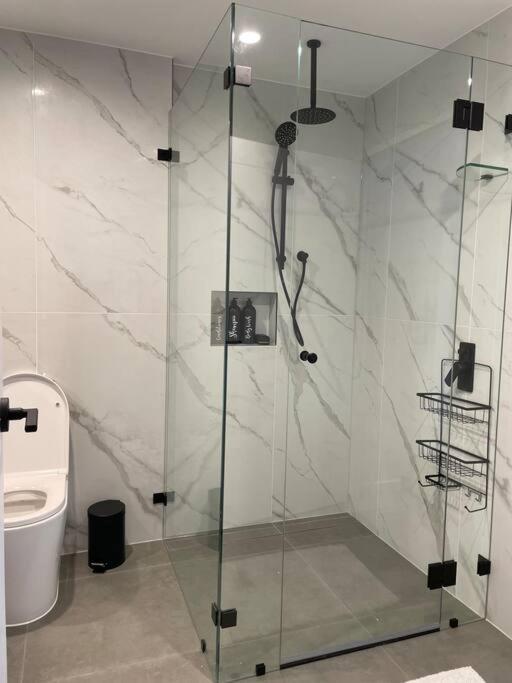 Apartment Designer 1 Bedroom Apt In With Ocean Views Wollongong