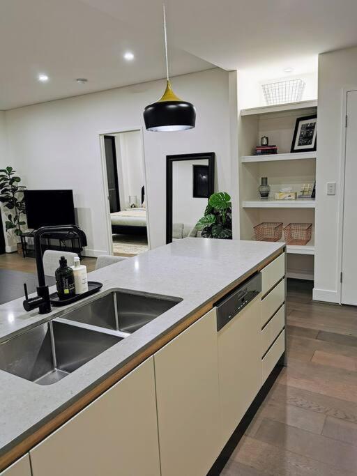 Apartment Urban Oasis: Central *