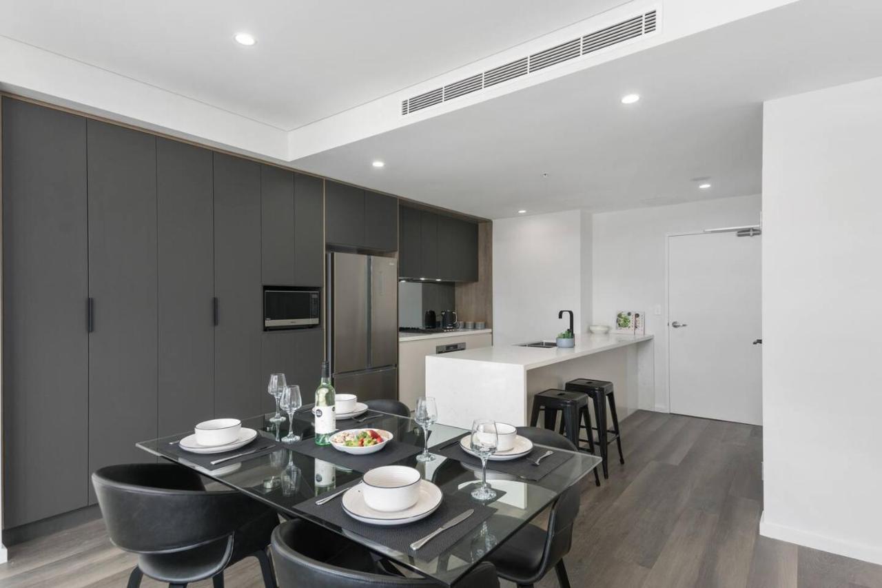 'wollongong Inner-city Escape' Bright Urban Oasis Wollongong