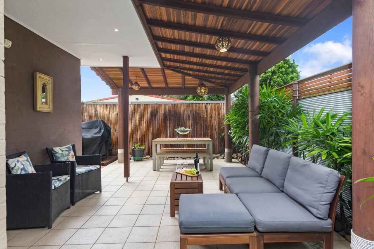 Thalassa Escape - Coastal Chic With Balinese Patio Holiday home