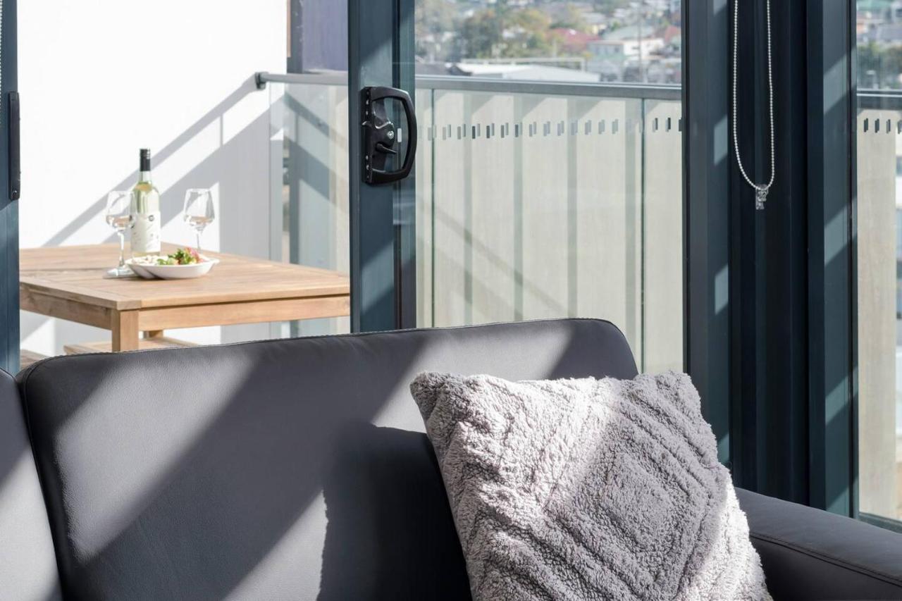 'wollongong Inner-city Escape' Bright Urban Oasis