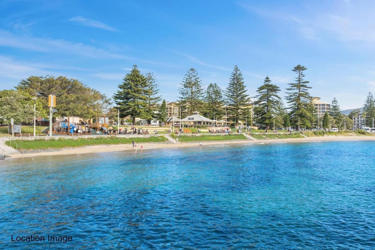 Oceanview Escape - Idyllic Beachfront Dreaming Apartment Wollongong