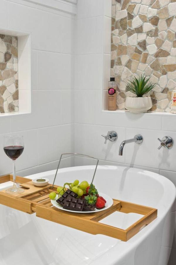 Thalassa Escape - Coastal Chic With Balinese Patio Holiday home *