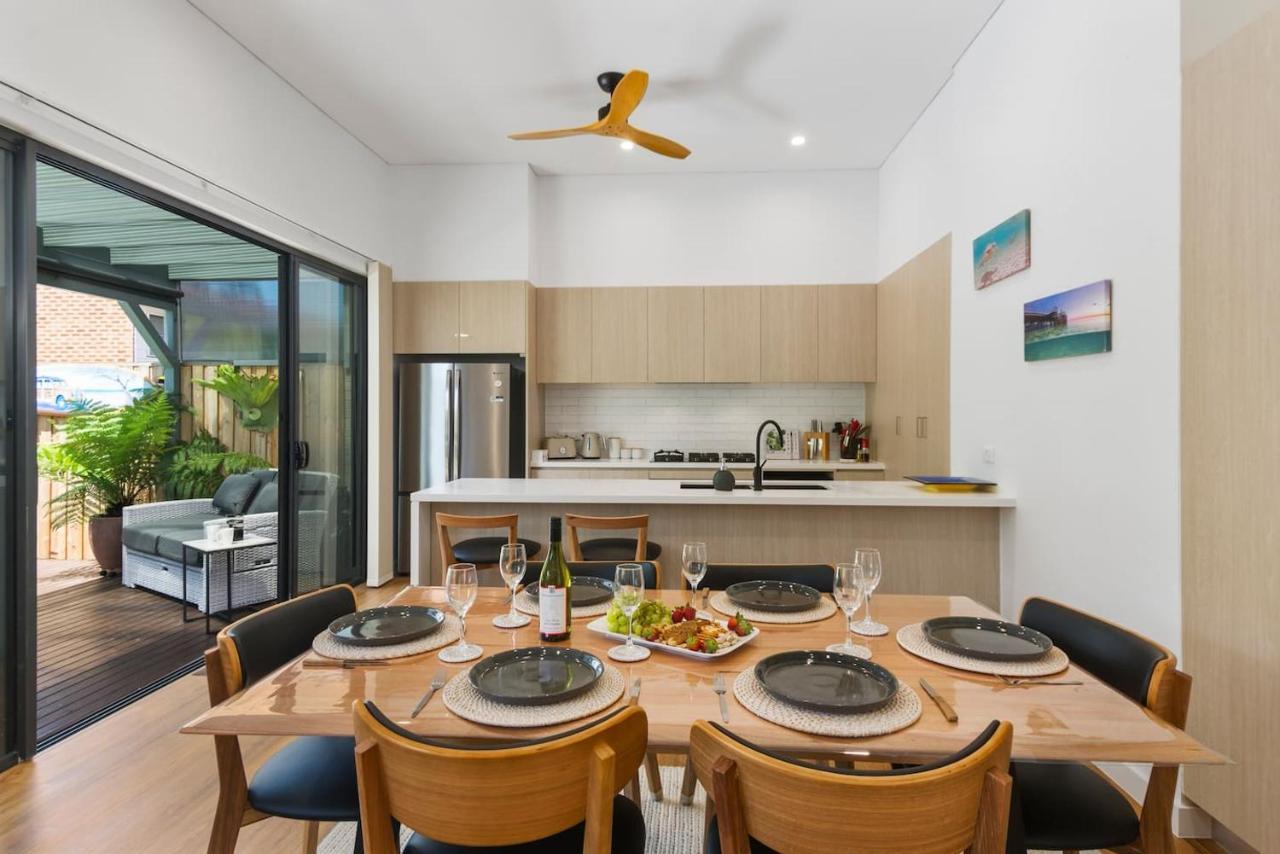 Avenue Escape - Contemporary Living At Corrimal Holiday home *
