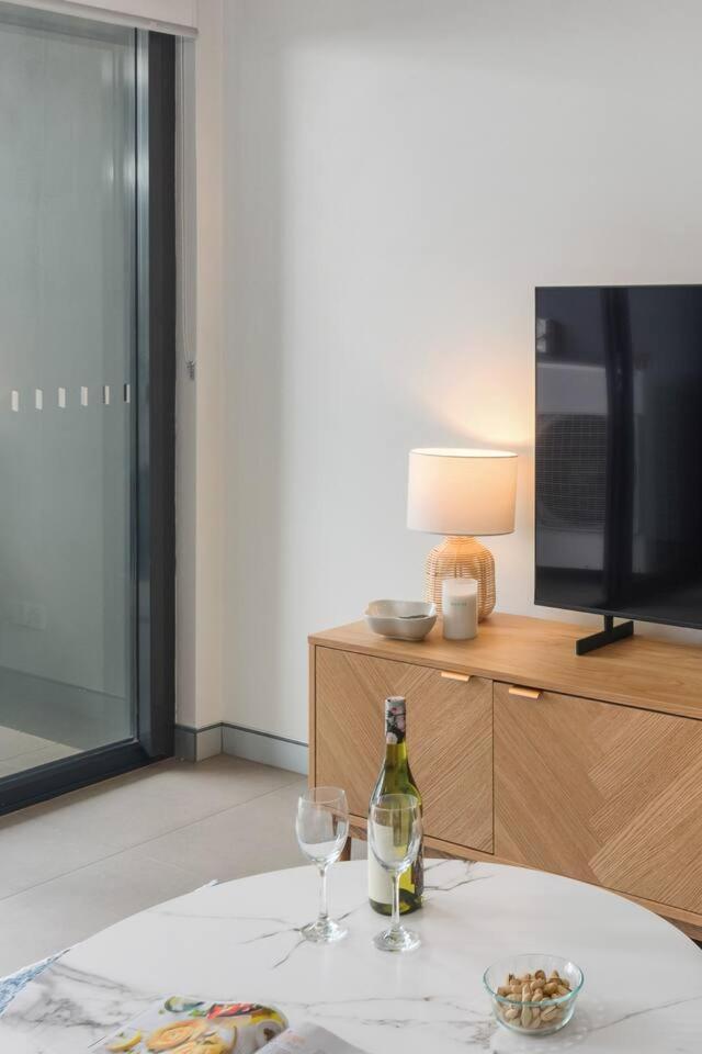 Apartment Burelli Escape - Breezy Seaside Charm Wollongong