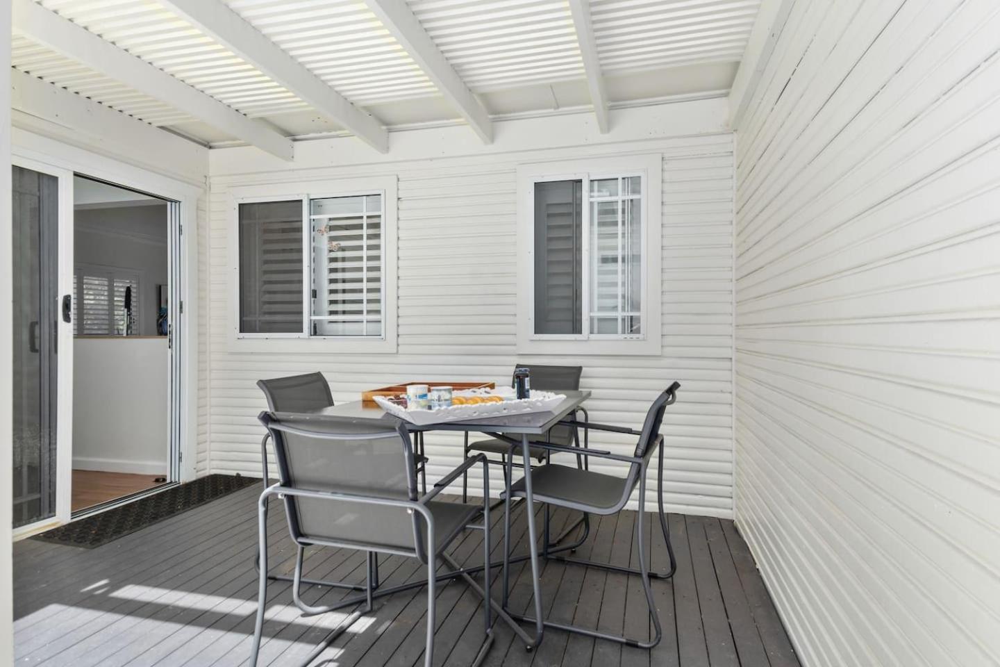 Keiraville Poolside Escape - Proximity Holiday home *