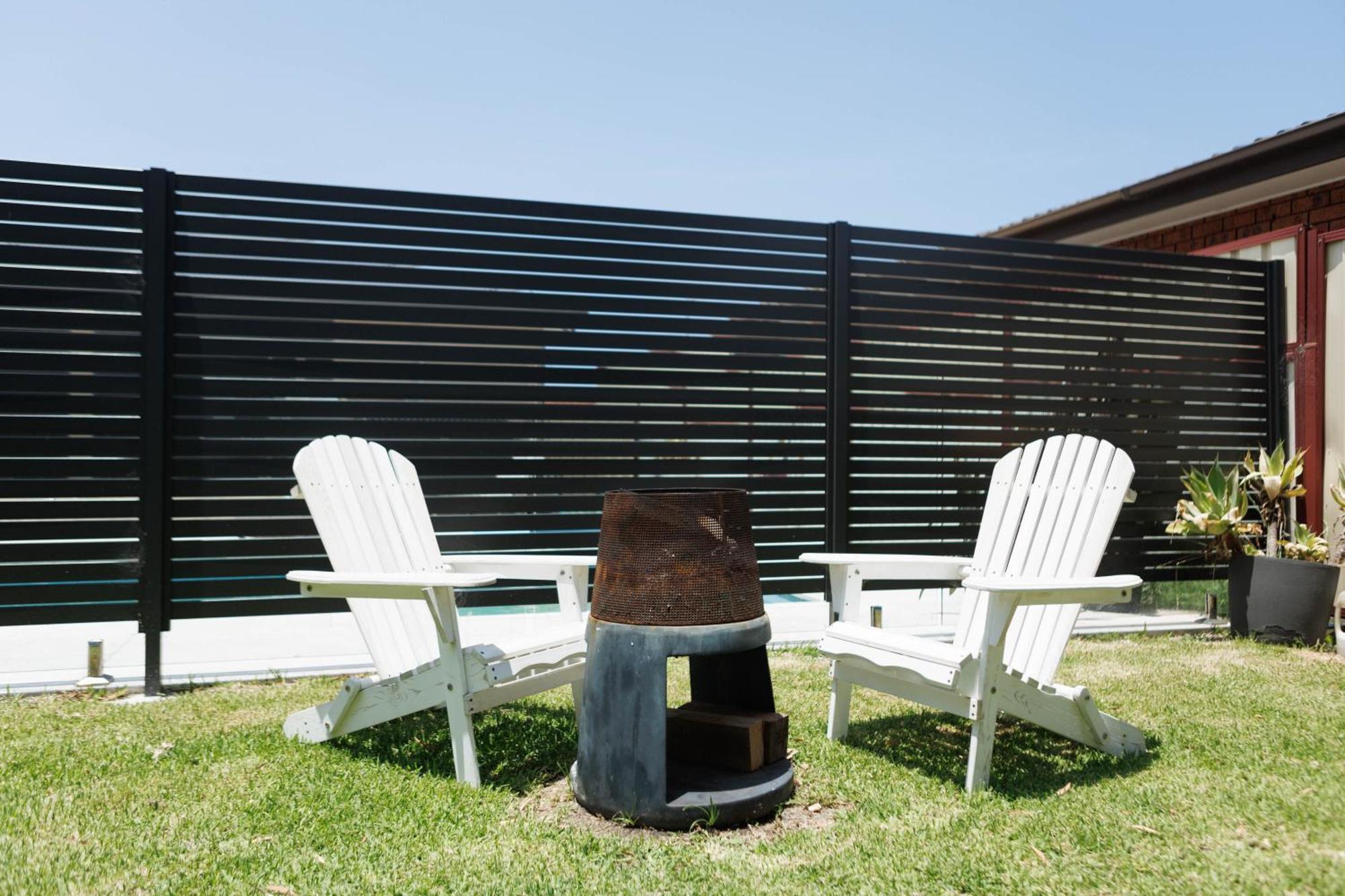 Chalet Sweet Beautiful Tiny With Pool And 2 Minute Drive To The