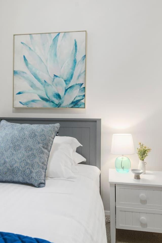 Apartment Ocean Vista Escape - A Lofty Beachfront Penthouse *