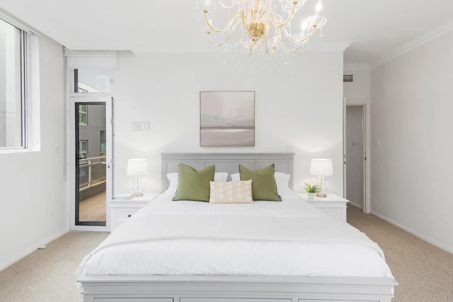 Apartment Ocean Vista Escape - A Lofty Beachfront Penthouse *