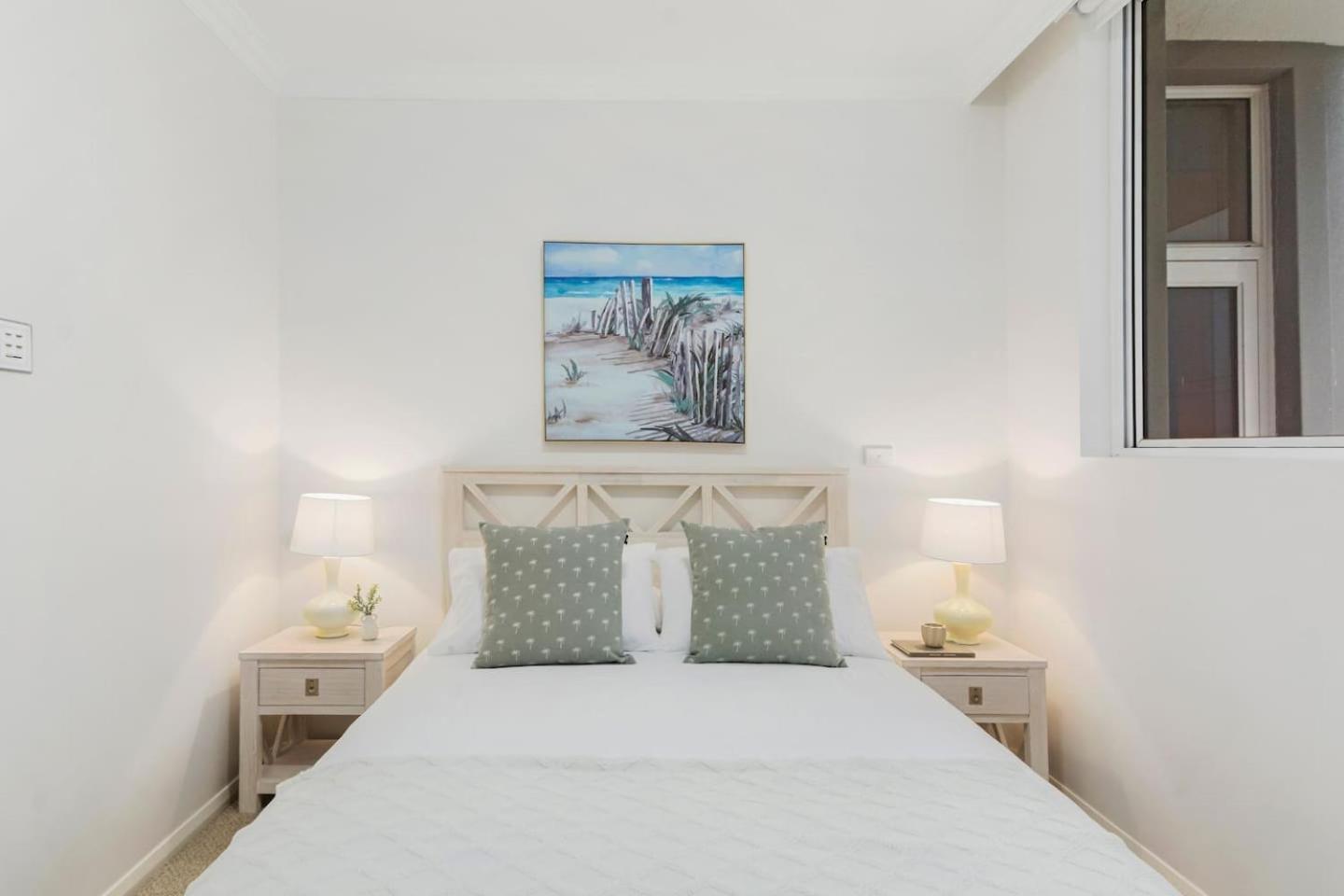 Ocean Vista Escape - A Lofty Beachfront Penthouse Wollongong