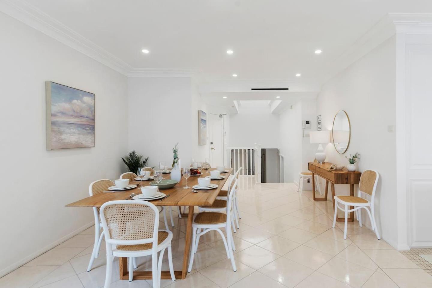 Ocean Vista Escape - A Lofty Beachfront Penthouse * Wollongong