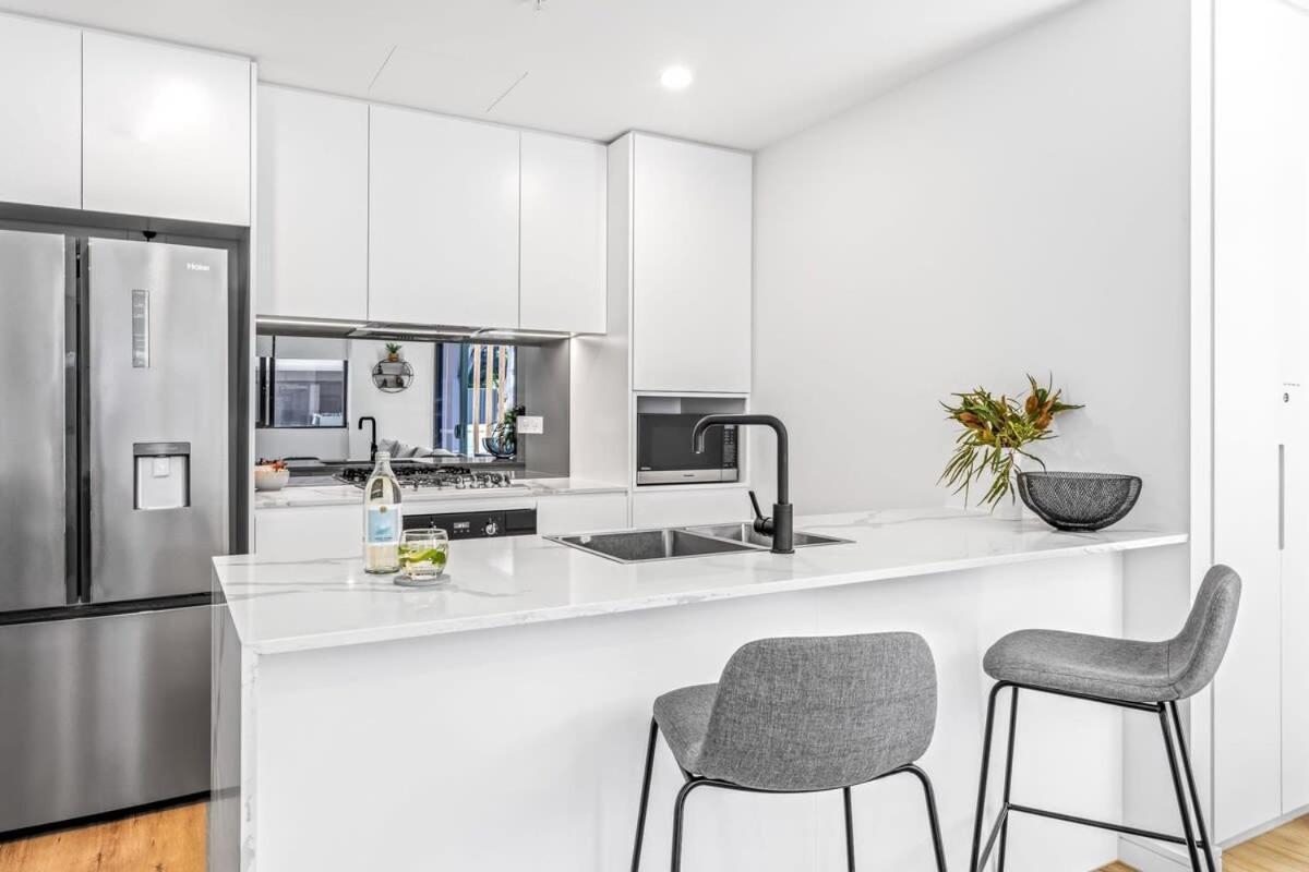 Apartment Scenic Gem Location With Rooftop *