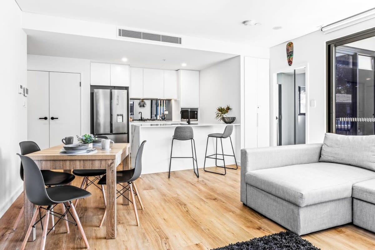 Scenic Gem Location With Rooftop Apartment